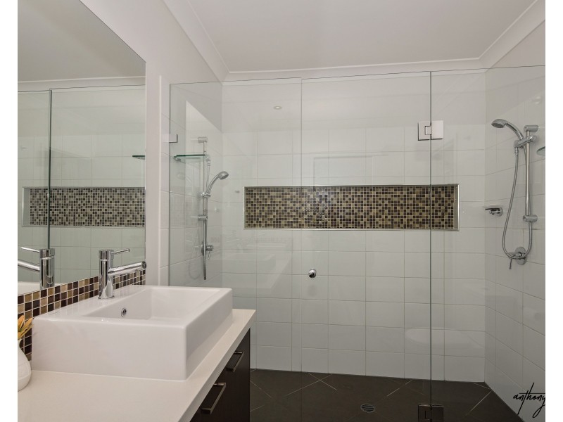 56 Picnic Creek Dr, Coomera QLD 4209