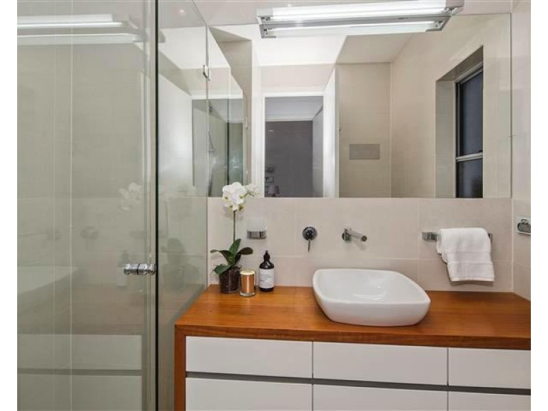 2 Quayside Dr, Helensvale QLD 4212