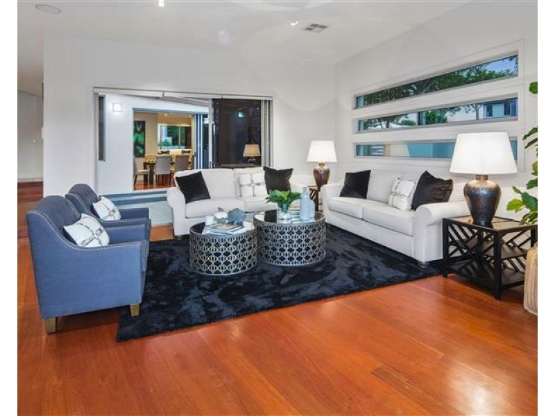 2 Quayside Dr, Helensvale QLD 4212