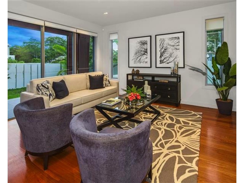 2 Quayside Dr, Helensvale QLD 4212