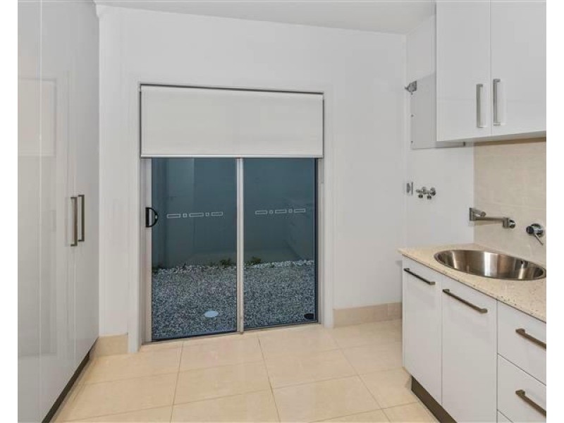 2 Quayside Dr, Helensvale QLD 4212