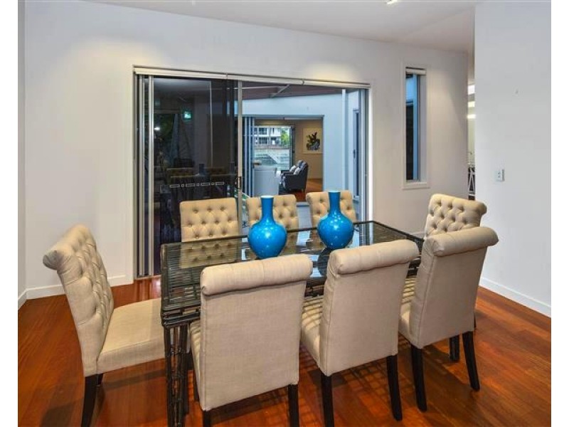 2 Quayside Dr, Helensvale QLD 4212