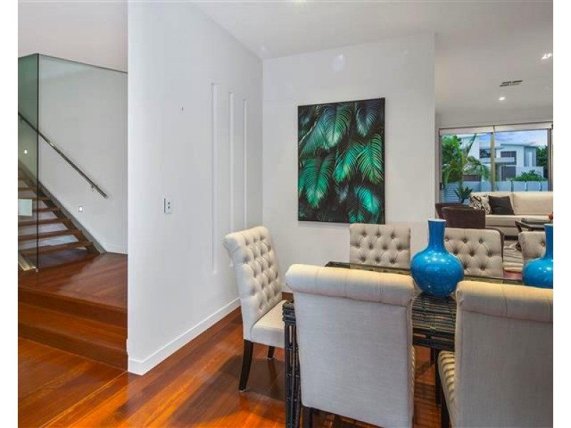 2 Quayside Dr, Helensvale QLD 4212