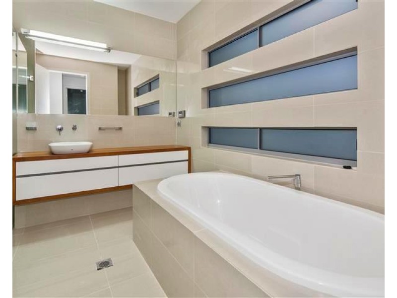 2 Quayside Dr, Helensvale QLD 4212