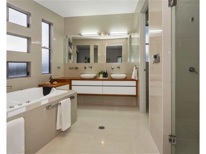 2 Quayside Dr, Helensvale QLD 4212