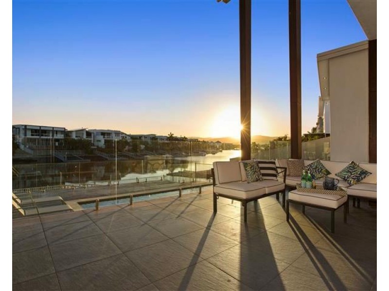 2 Quayside Dr, Helensvale QLD 4212