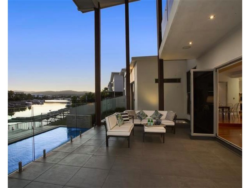 2 Quayside Dr, Helensvale QLD 4212