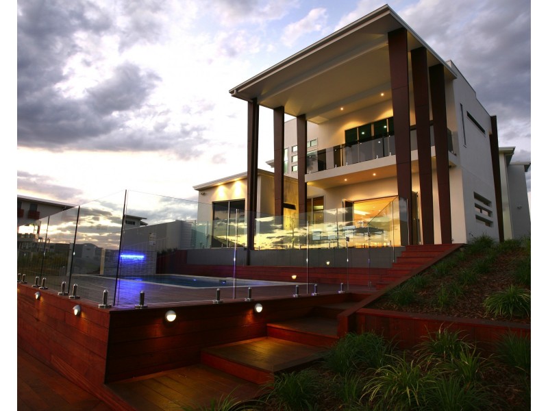 2 Quayside Dr, Helensvale QLD 4212