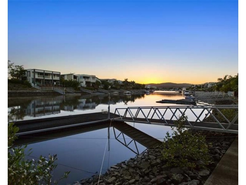 2 Quayside Dr, Helensvale QLD 4212