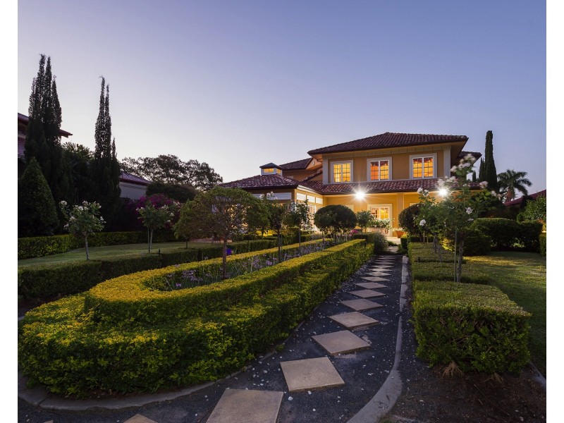 3184 Riverleigh Dr, Hope Island QLD 4212