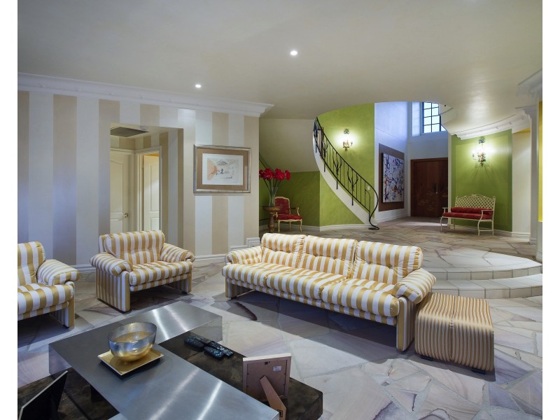 3184 Riverleigh Dr, Hope Island QLD 4212