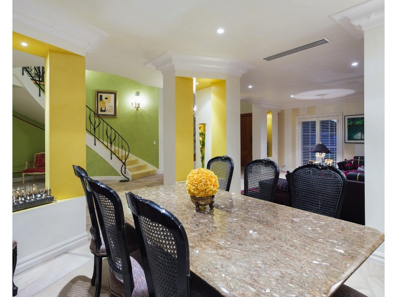 3184 Riverleigh Dr, Hope Island QLD 4212