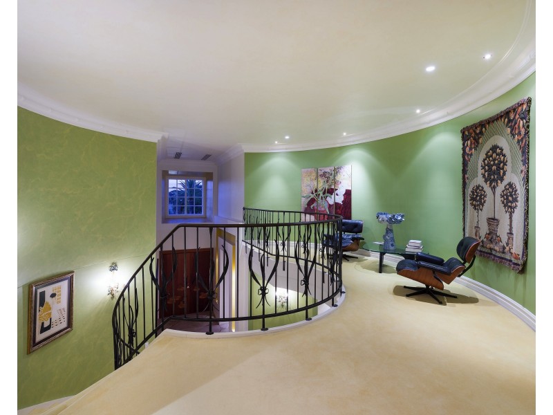 3184 Riverleigh Dr, Hope Island QLD 4212