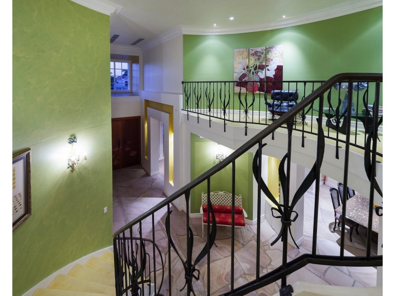 3184 Riverleigh Dr, Hope Island QLD 4212