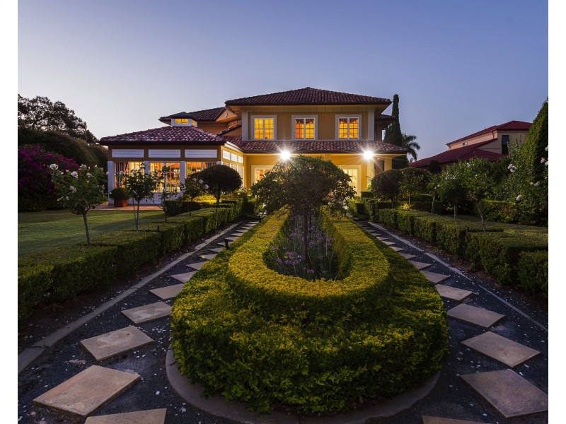 3184 Riverleigh Dr, Hope Island QLD 4212