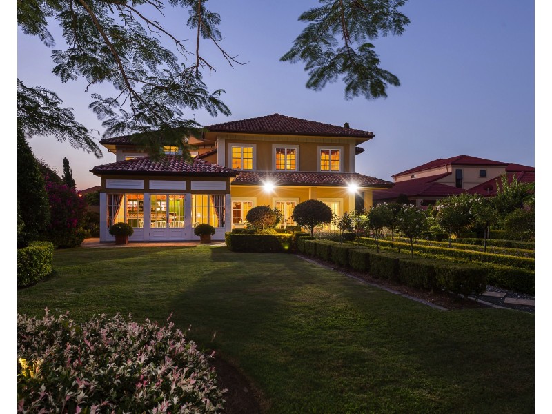 3184 Riverleigh Dr, Hope Island QLD 4212