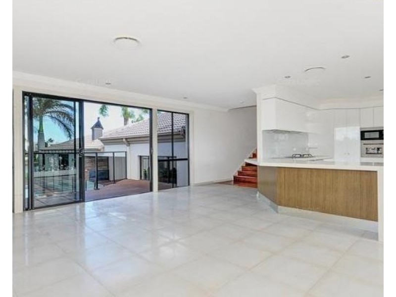 Hope Island QLD 4212