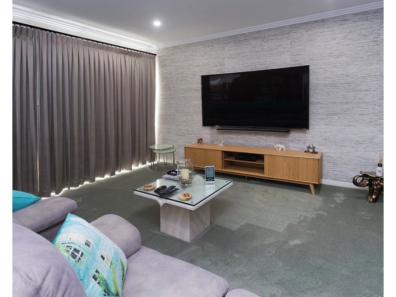 2220 Taromeo Ct, Hope Island QLD 4212