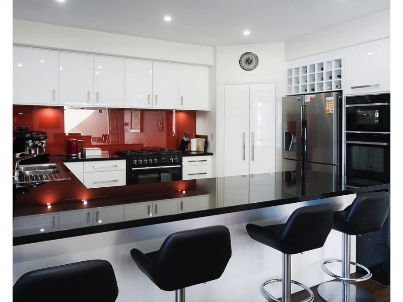 2220 Taromeo Ct, Hope Island QLD 4212