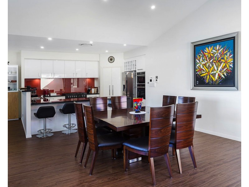 2220 Taromeo Ct, Hope Island QLD 4212