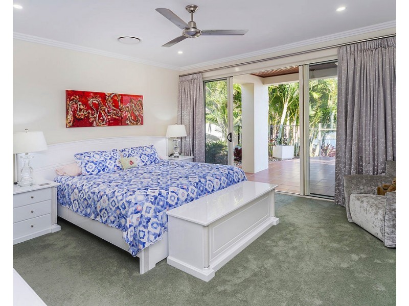 2220 Taromeo Ct, Hope Island QLD 4212