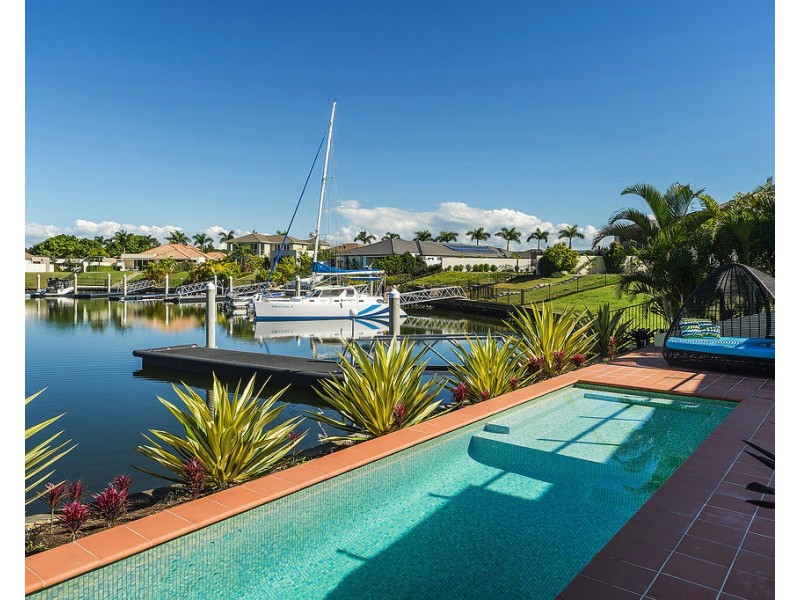 2220 Taromeo Ct, Hope Island QLD 4212