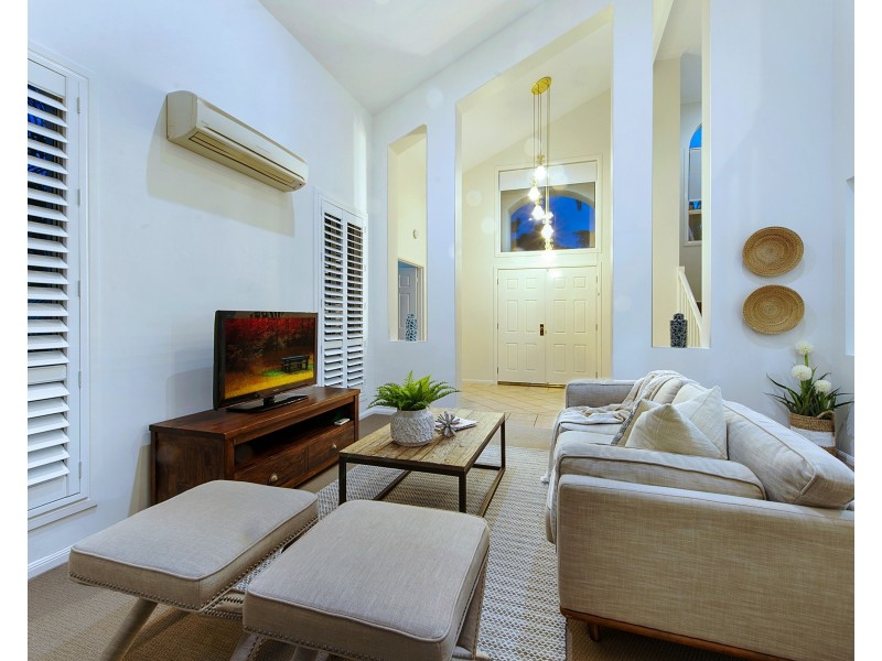 53 Tranquility Cct, Helensvale QLD 4212