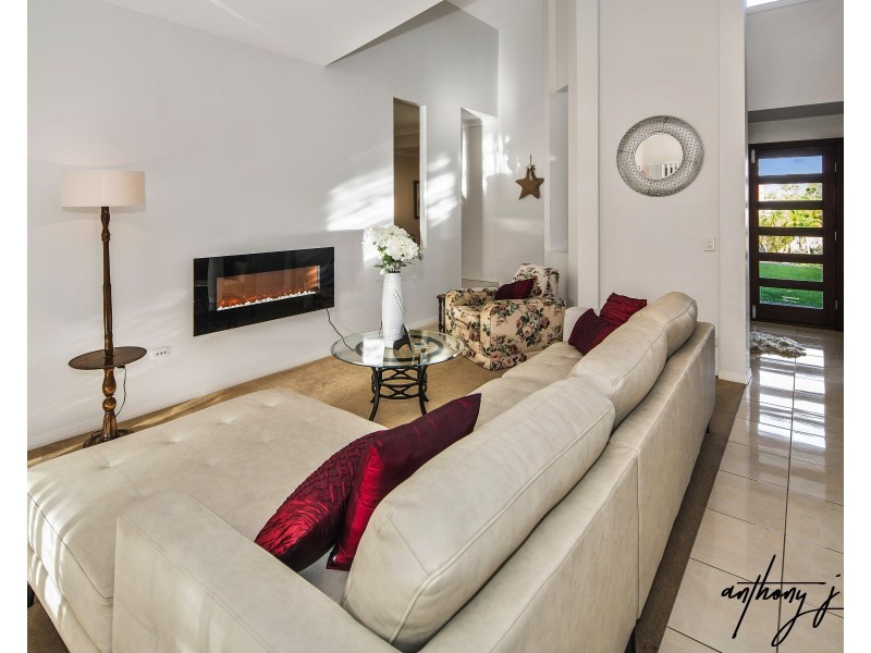 6 Cherry Ct, Coomera QLD 4209