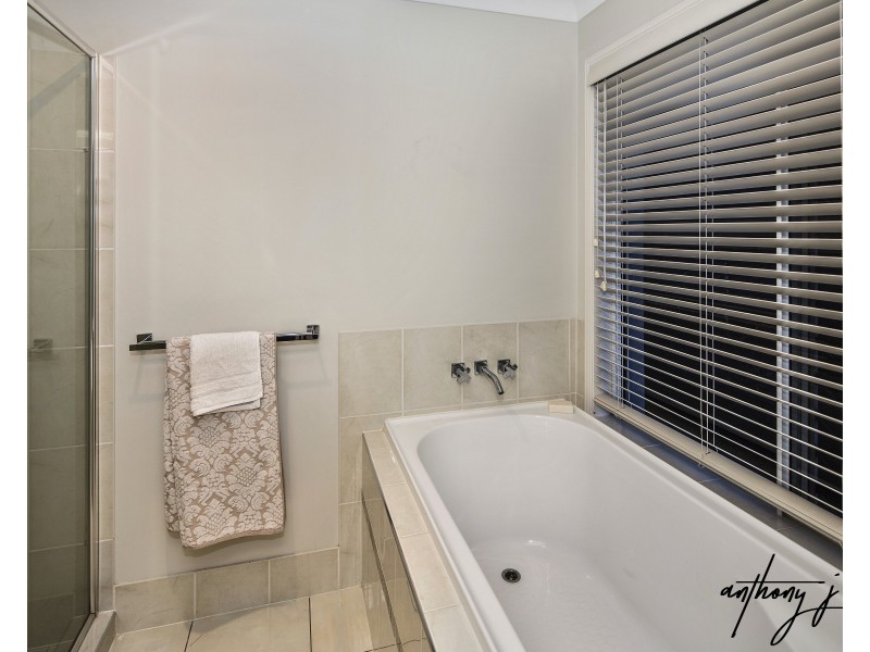 6 Cherry Ct, Coomera QLD 4209