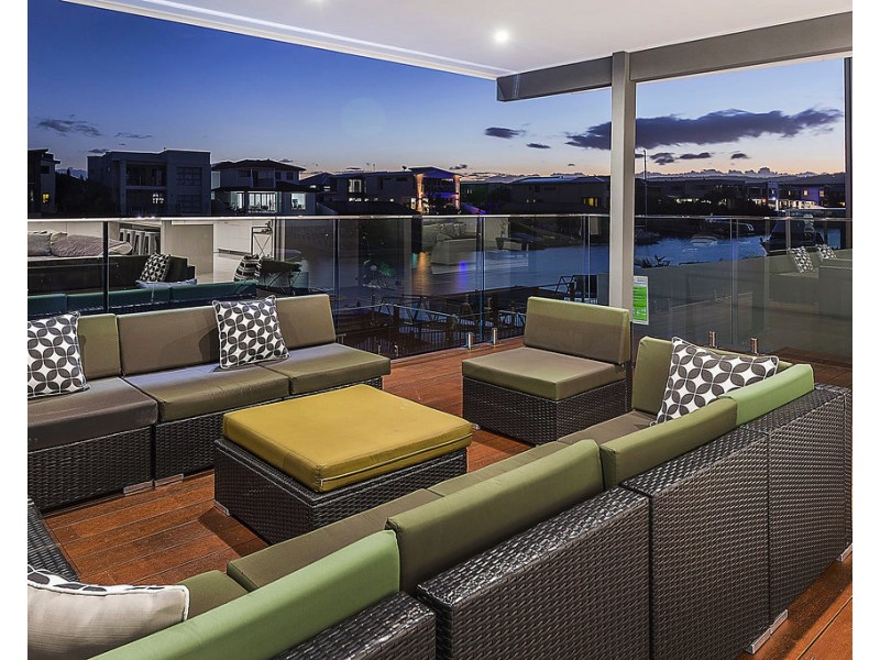 70 River Links Bvd E, Helensvale QLD 4212