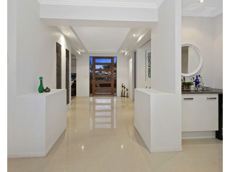 2861 Virginia Dr, Hope Island QLD 4212
