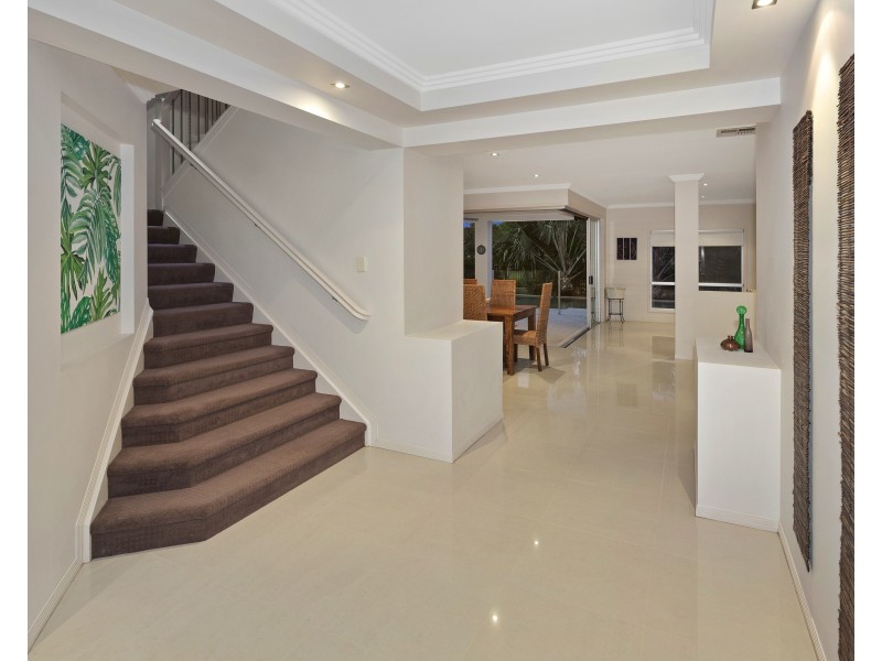 2861 Virginia Dr, Hope Island QLD 4212