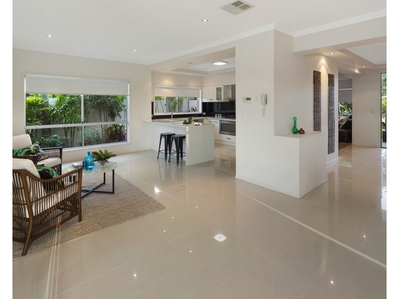 2861 Virginia Dr, Hope Island QLD 4212