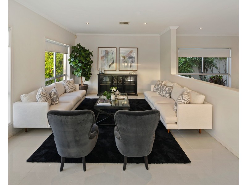 2861 Virginia Dr, Hope Island QLD 4212