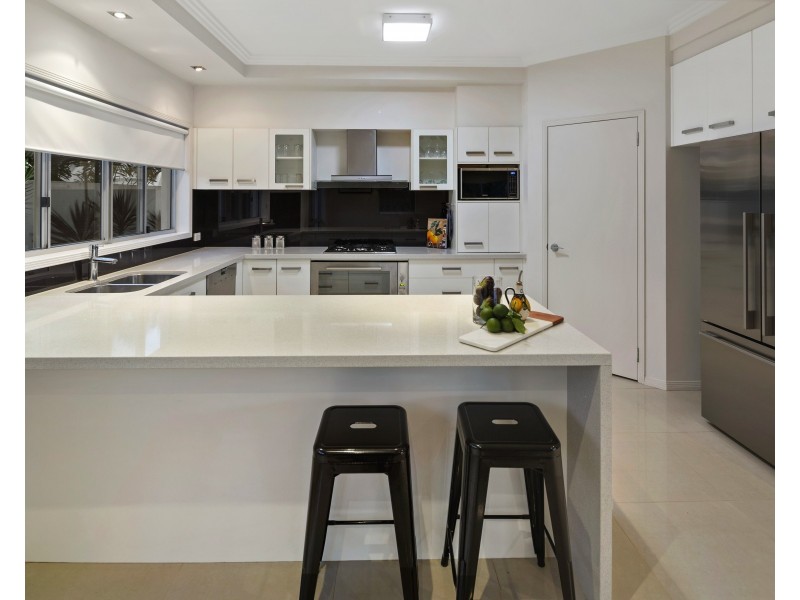 2861 Virginia Dr, Hope Island QLD 4212