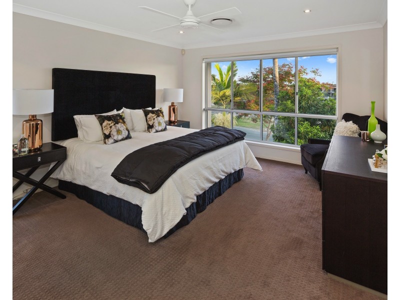 2861 Virginia Dr, Hope Island QLD 4212