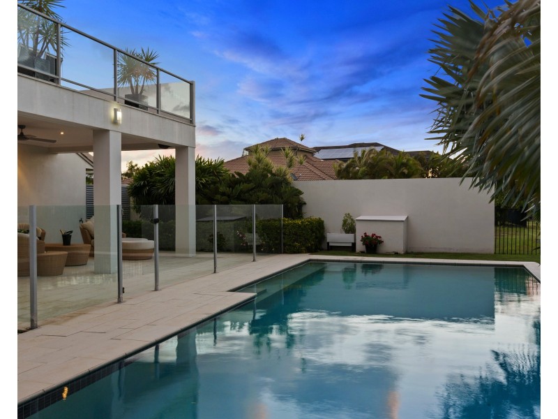 2861 Virginia Dr, Hope Island QLD 4212