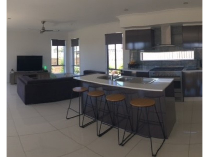 Hope Island QLD 4212