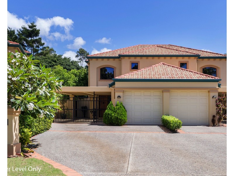 3203 Palladian Dr, Hope Island QLD 4212
