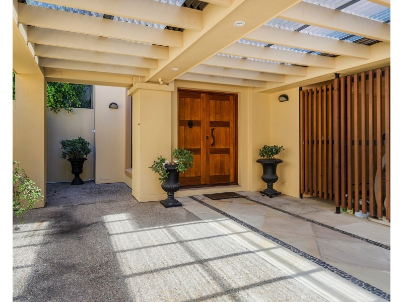 3203 Palladian Dr, Hope Island QLD 4212