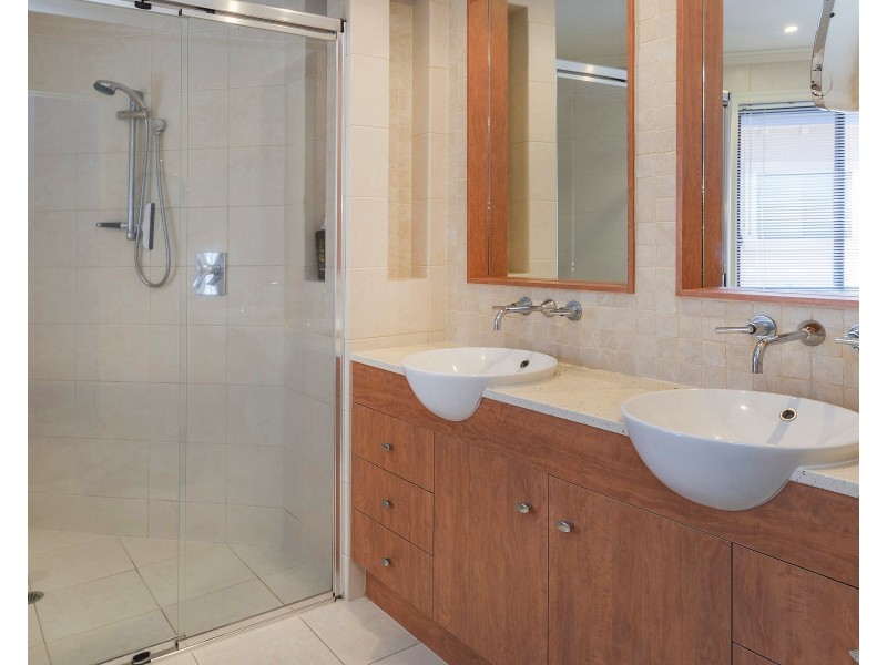 3203 Palladian Dr, Hope Island QLD 4212