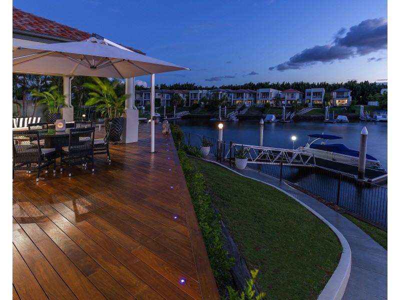 2218 Taromeo Ct, Hope Island QLD 4212