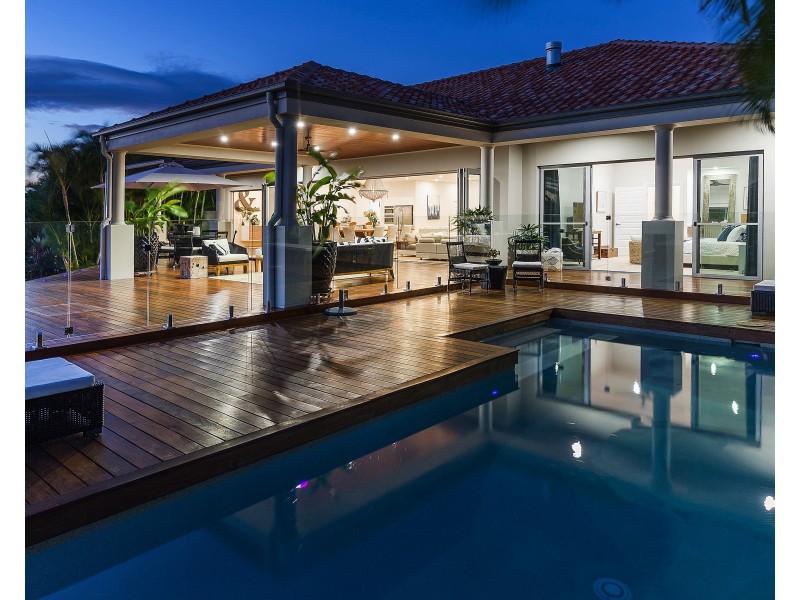 2218 Taromeo Ct, Hope Island QLD 4212