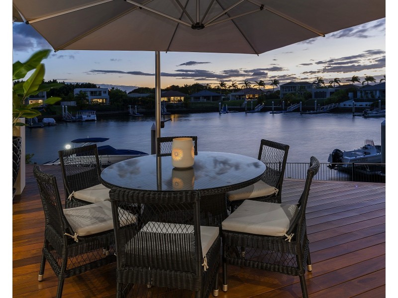 2218 Taromeo Ct, Hope Island QLD 4212