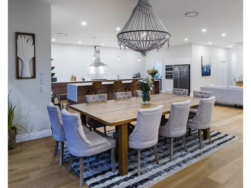 2218 Taromeo Ct, Hope Island QLD 4212