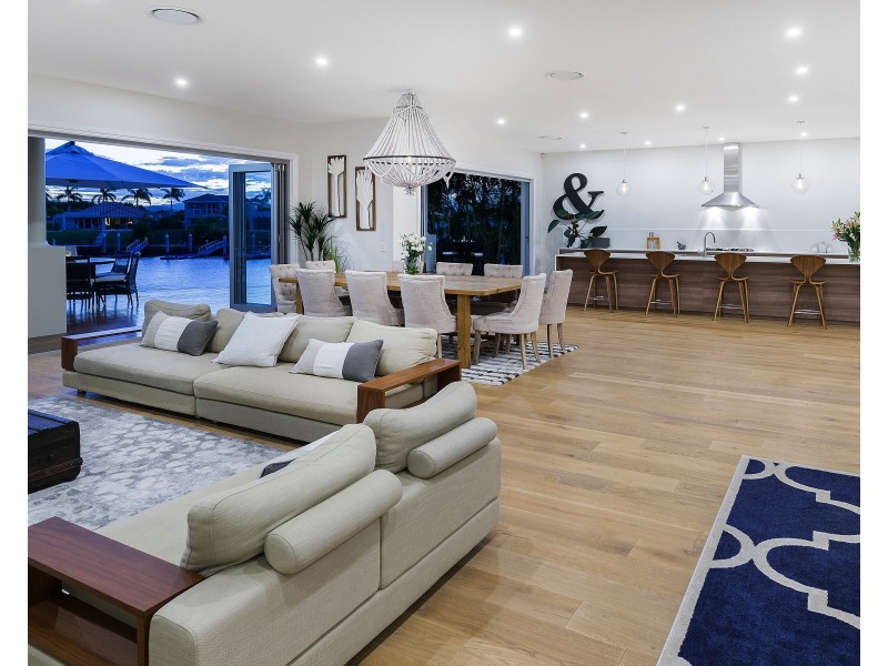 2218 Taromeo Ct, Hope Island QLD 4212