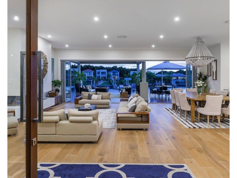 2218 Taromeo Ct, Hope Island QLD 4212