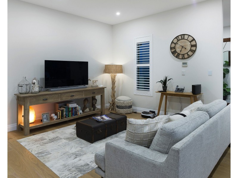 2218 Taromeo Ct, Hope Island QLD 4212