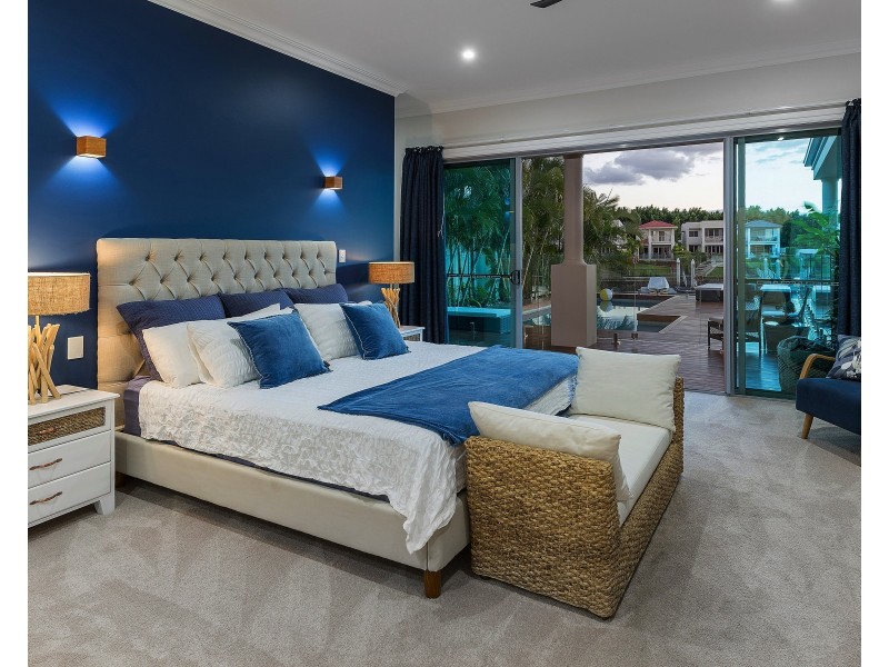 2218 Taromeo Ct, Hope Island QLD 4212