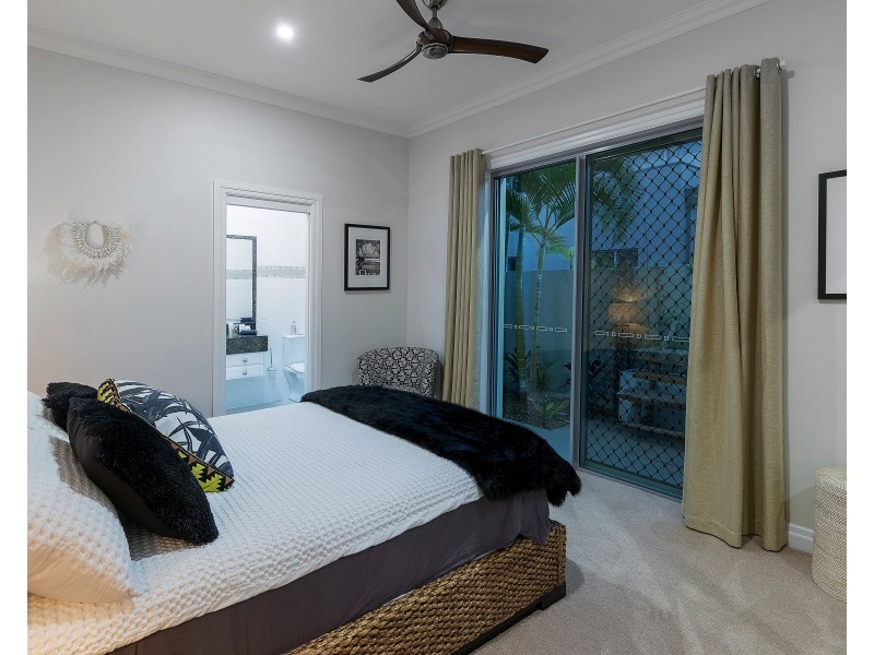 2218 Taromeo Ct, Hope Island QLD 4212